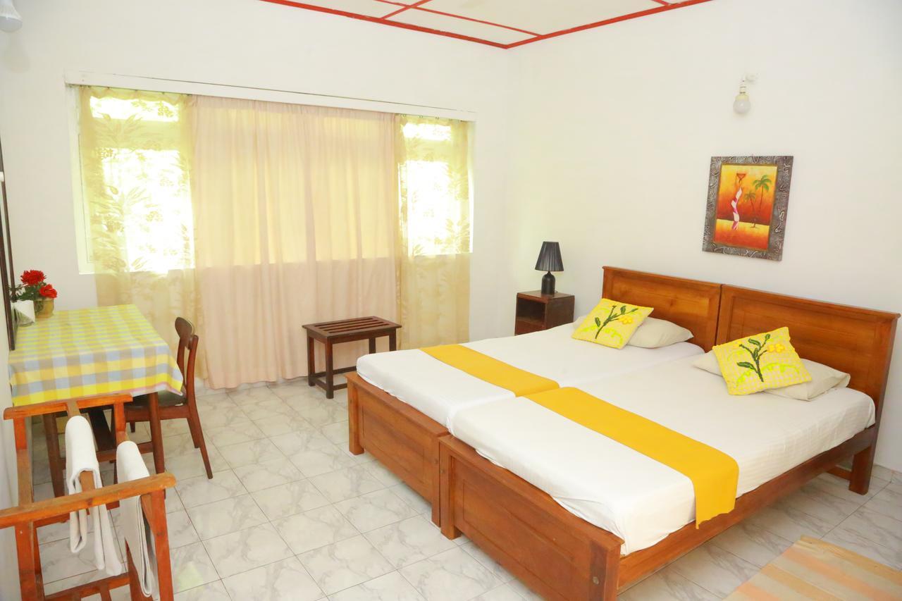 Ranveli Beach Resort Dehiwala-Mount Lavinia Exterior photo