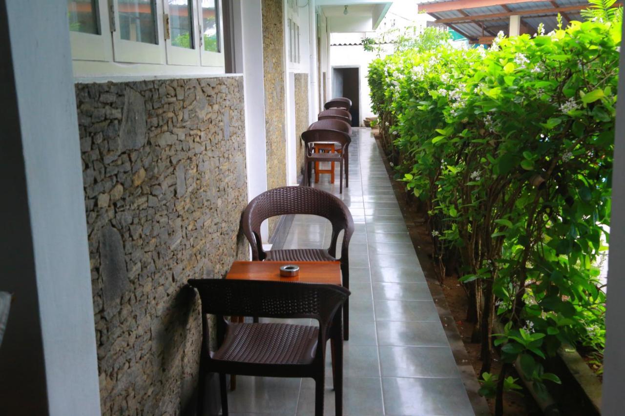 Ranveli Beach Resort Dehiwala-Mount Lavinia Exterior photo