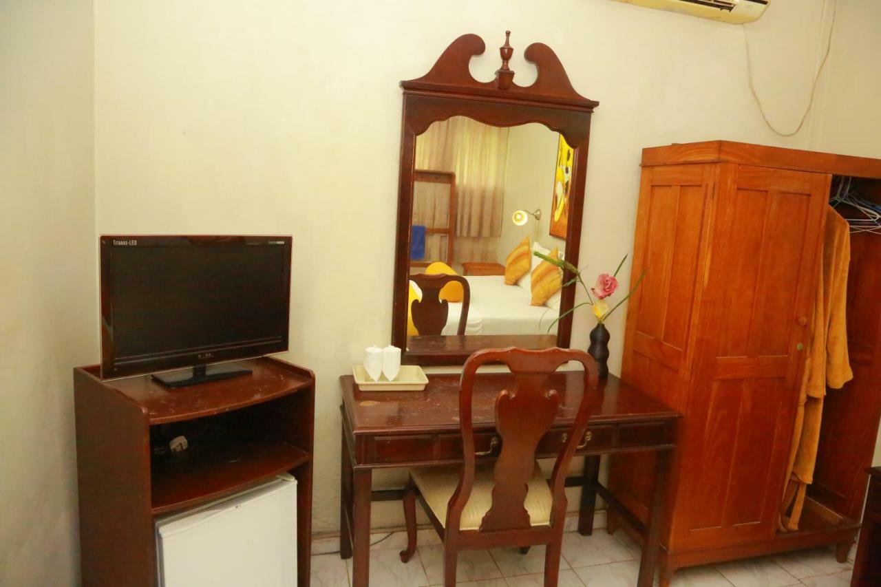Ranveli Beach Resort Dehiwala-Mount Lavinia Exterior photo