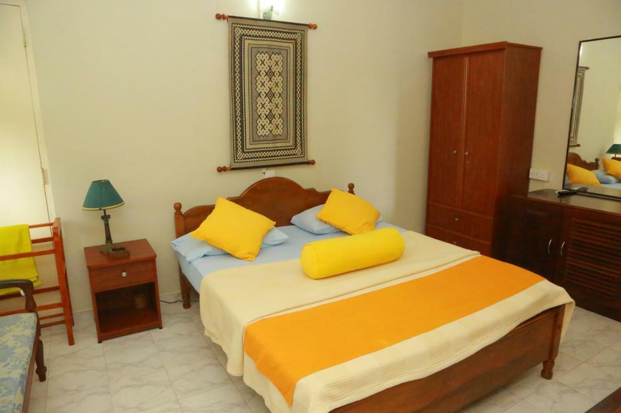 Ranveli Beach Resort Dehiwala-Mount Lavinia Exterior photo
